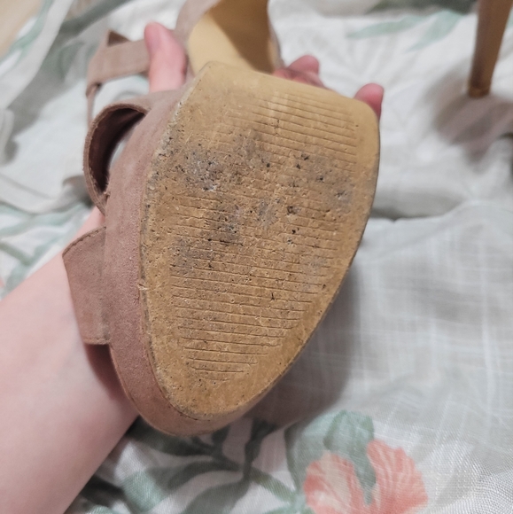 Nude heels size 8 - Picture 5 of 7